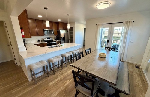 Castle Rock House | Cantril House - King Beds - Downtown Castle Rock
