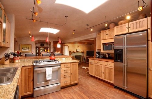 South Capitol House | Casa Buena Vista: Outdoor Hot Tub - Walk to Plaza