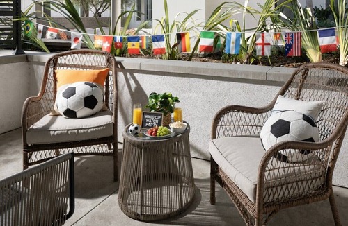 Orange Apartment | Casa Clementine - FIFA Ready!