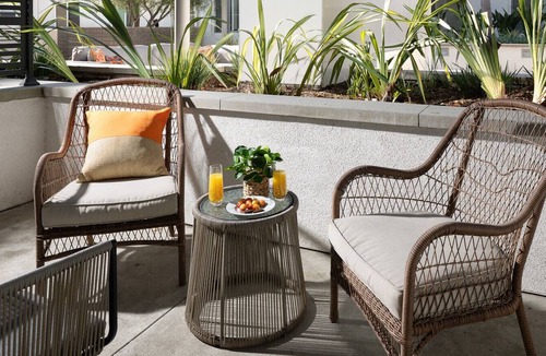 Orange Apartment | Casa Clementine - FIFA Ready!
