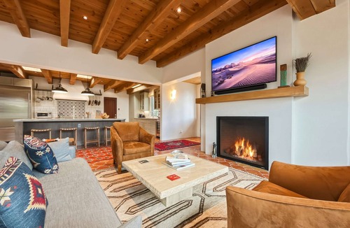 Northeast Santa Fe House | Casa de Azulejos