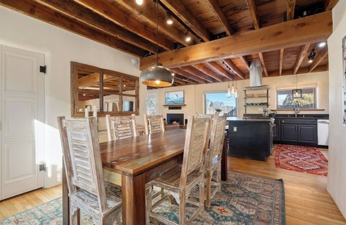 Santa Fe House | Casa de Murales - Stunning Railyard Home