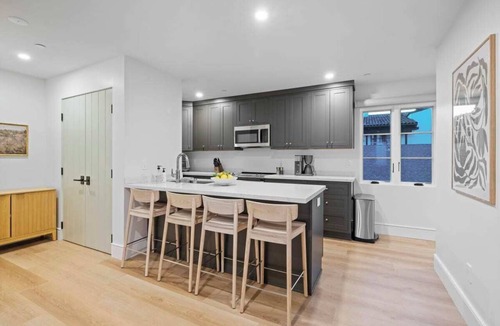 Laguna Apartment | Casa Jardin Unit 13-Boutique Suite in Downtown Santa Barbara