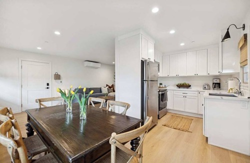 West Beach Apartment | Casa Yano Apartment 2 - Coastal Comfort