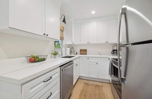 West Beach Apartment | Casa Yano Apartment 3 - Coastal Comfort