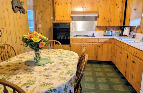 Manitou Springs House | CASCADE RETREAT IN MOUNTAIN SETTING, NEAR PIKES PEAK, MINUTES TO MANITOU SPRINGS