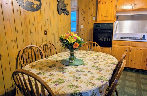 Manitou Springs House | CASCADE RETREAT IN MOUNTAIN SETTING, NEAR PIKES PEAK, MINUTES TO MANITOU SPRINGS