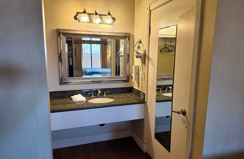 Castaic Hotel | Castaic Inn Near Six Flags Magic Mountain