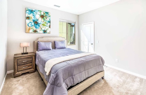 Ontario House | Castle on South Monarch Pl