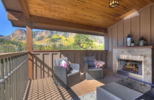 Columbine Lake House | Castle Rock Retreat