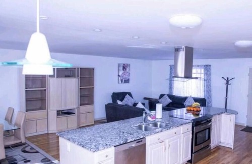 Aurora House | Casual home in peaceful neighborhood