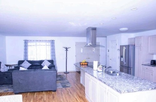 Aurora House | Casual home in peaceful neighborhood