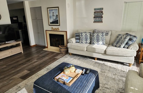 Gypsum House | Catawba Island large 2 bedroom with dock