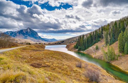 Mount Crested Butte House | 'CB Trailhouse' - Walk to Meridian Lake!