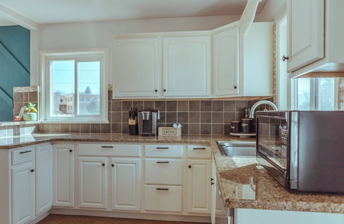 Central Colorado Springs House | Central Co Springs Home : Hot Tub : Firepit