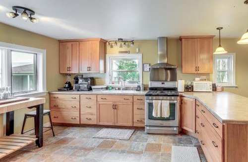 Milan House | Central & Private Milan Home ~ 10 Mi to Sandusky!
