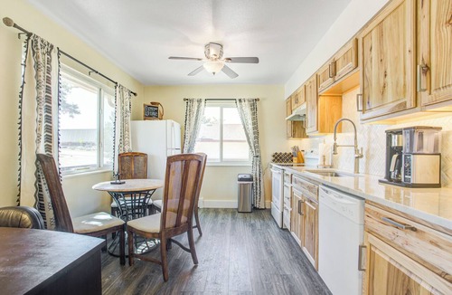 Cimarron Hills Apartment | Centrally Located with 180° Mountain Range Views