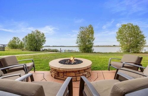 Centerra House | Centrally located Home near MCR, Blue Arena, I-25, RMNP easy access, Pool Table!
