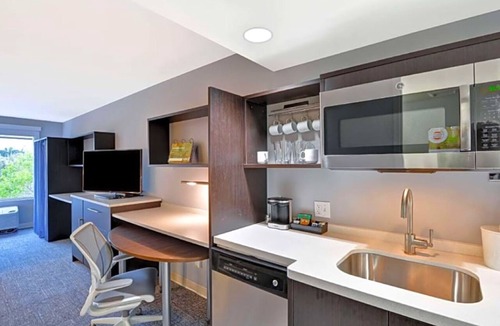 Miramar Hotel | Centrally Located Stay Near Sawgrass Mills, Stadium & Dining - 3 Units