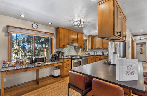 Blue River House | Chalet Ember is a luxury mountain retreat near Breckenridge designed for large groups. Enjoy a private sauna, outdoor hot tub, fire pit, and warm modern alpine interiors—perfect for ski trips, multi-family getaways, and year-round mountain escapes.