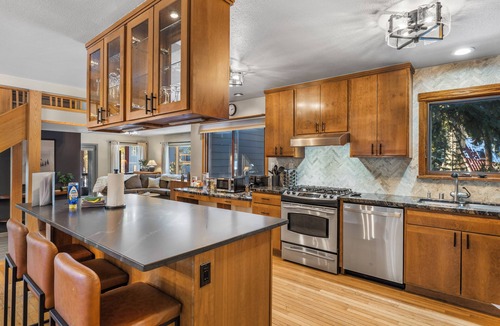 Blue River House | Chalet Ember is a luxury mountain retreat near Breckenridge designed for large groups. Enjoy a private sauna, outdoor hot tub, fire pit, and warm modern alpine interiors—perfect for ski trips, multi-family getaways, and year-round mountain escapes.