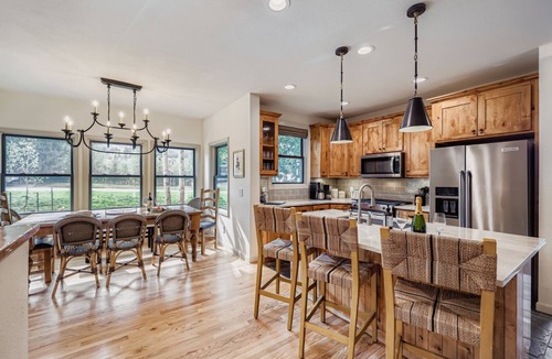 Historic District House | Chalet on French | Walk to Gondola | Heart of Town