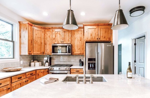 Historic District House | Chalet on French | Walk to Gondola | Heart of Town