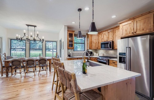 Historic District House | Chalet on French | Walk to Gondola | Heart of Town