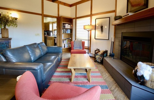Estes Park Ski Chalet | Chalet Thulite - 5 mins to town & next-door to Rocky Mountain National Park