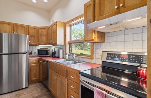 Estes Park Ski Chalet | Chalet Thulite-Hiker/climber paradise on 14 acres, mins to town, fully furnished