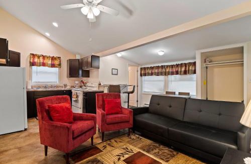 Geneva-on-the-Lake House | Chardonnay Cottage - GOTL Strip - Cozy & Quaint