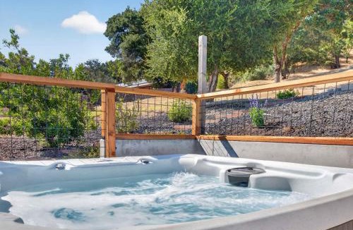 Glen Ellen House | Chardonnay Getaway