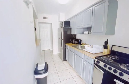 East Fort Lauderdale Apartment | Charming 1-Bedroom Apt w/Pool Access in Victoria Park – Minutes from Las Olas