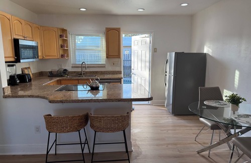 Imperial Point Apartment | Charming 1-bedroom apartment in Fort Lauderdale with WiFi. Close to the beach,