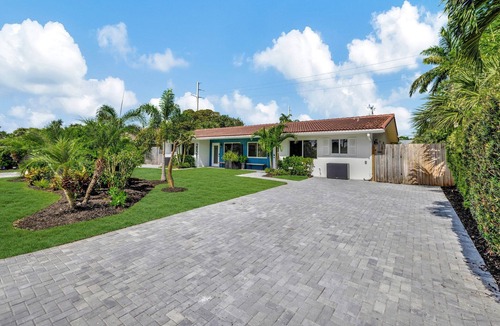 Imperial Point House | Charming 2-bedroom house in gorgeous Fort Lauderdale with WiFi, AC