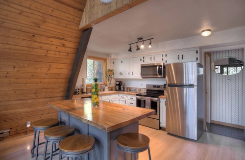Forest Lakes Cabin | Charming 2-bedroom A frame Cabin in the woods with a AC unit