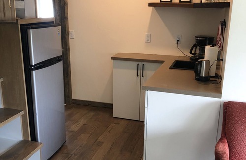 Carbondale Other | Charming 2-bedroom farmhouse style w/loft—sleeps 7 easily— in Carbondale