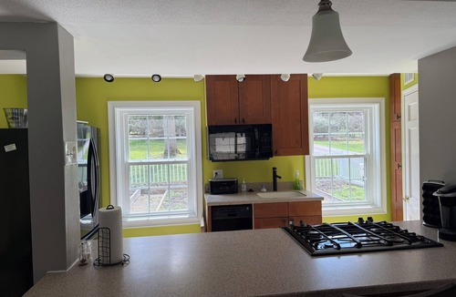 Willoughby Hills Apartment | Charming 2-bedroom Kirtland apartment - Walk to Kirtland Temple