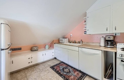 Louisville Apartment | Charming 2BR in Historic Old Town Grocery