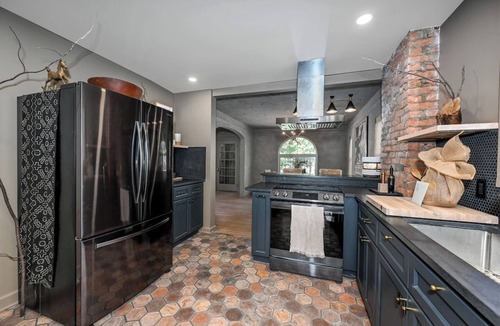 Cleveland Heights House | Charming 3-bedroom house in welcoming Cleveland Heights with AC, WiFi