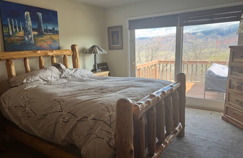 Brush Creek Village House | Charming 3 Bedroom family house with hot tub on 2 acres panoramic views
