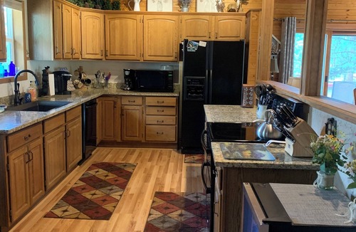 Estes Park House | Charming 3-bedroom house in Estes Park-close to Downtown and RMNP #3288