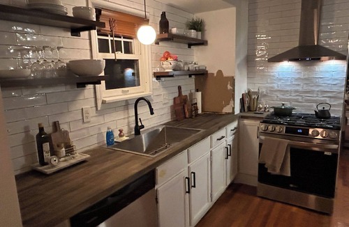Kamm's Corners House | Charming 3-bedroom house with home office in the Kamms Corner neighborhood