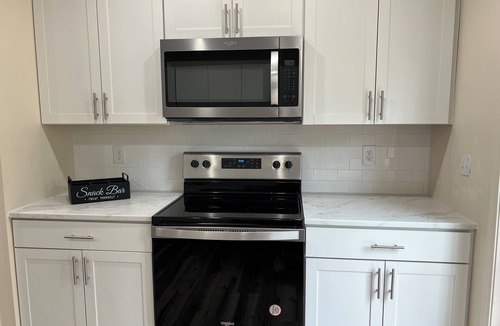 Huntsburg House | Charming 3-bedroom house in Perry with AC