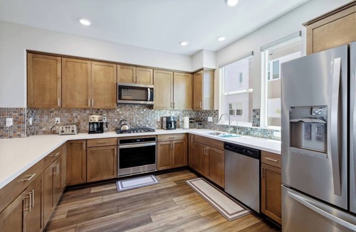 Communications Hill House | Charming 3-bedroom townhome with AC, WiFi in welcoming San Jose