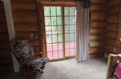 Colorado Springs Cabin | Charming 6-bedroom log cabin in Black Forest perfect for big groups