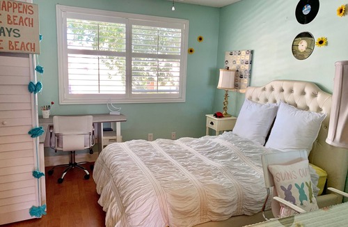 Davie Bed & Breakfast | Charming B&B in Soothing community near beaches