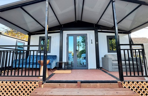 Valinda Cabin | Charming cabin with AC in La Puente