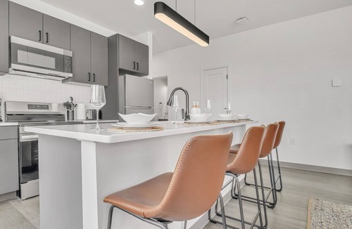 University Circle Apartment | Charming & Central 2BR | Cleveland Clinic