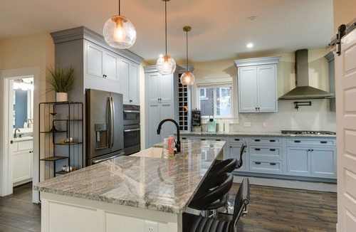 Norwood House | Charming Cincinnati Home w/Spacious Deck!